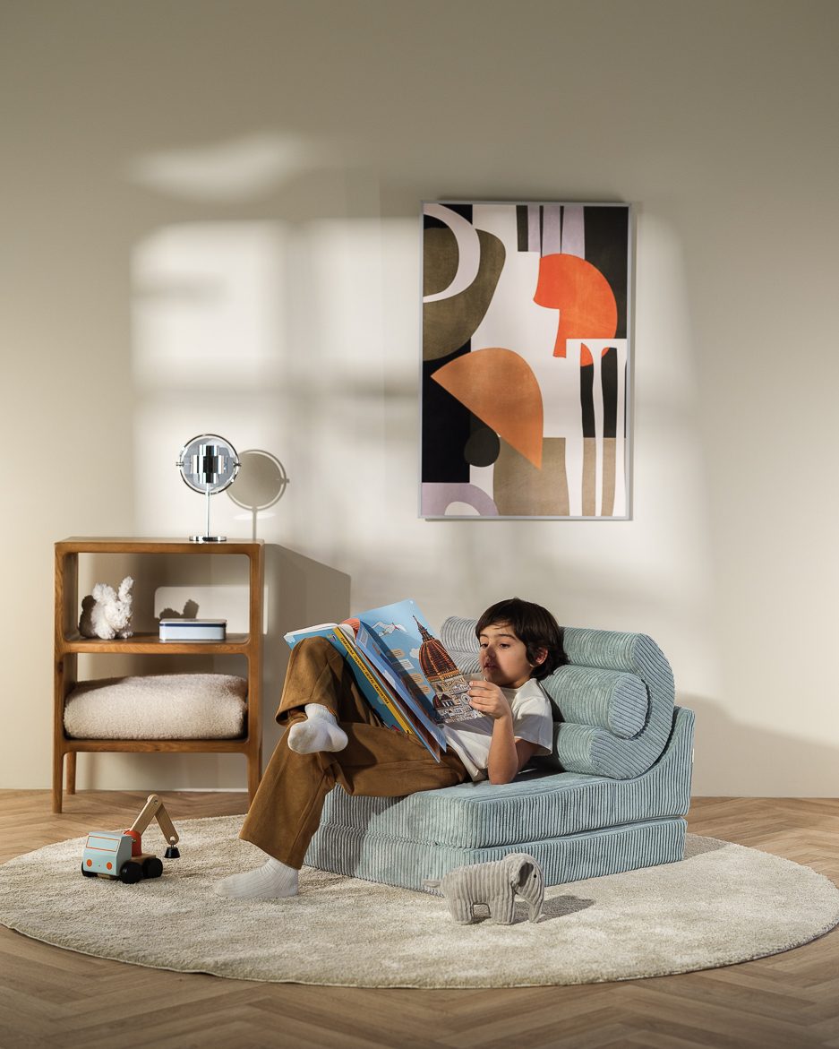 Wigiwama Flipster 3-in-1 Foldable Ribbed Chair Peppermint Green in een kinderkamer