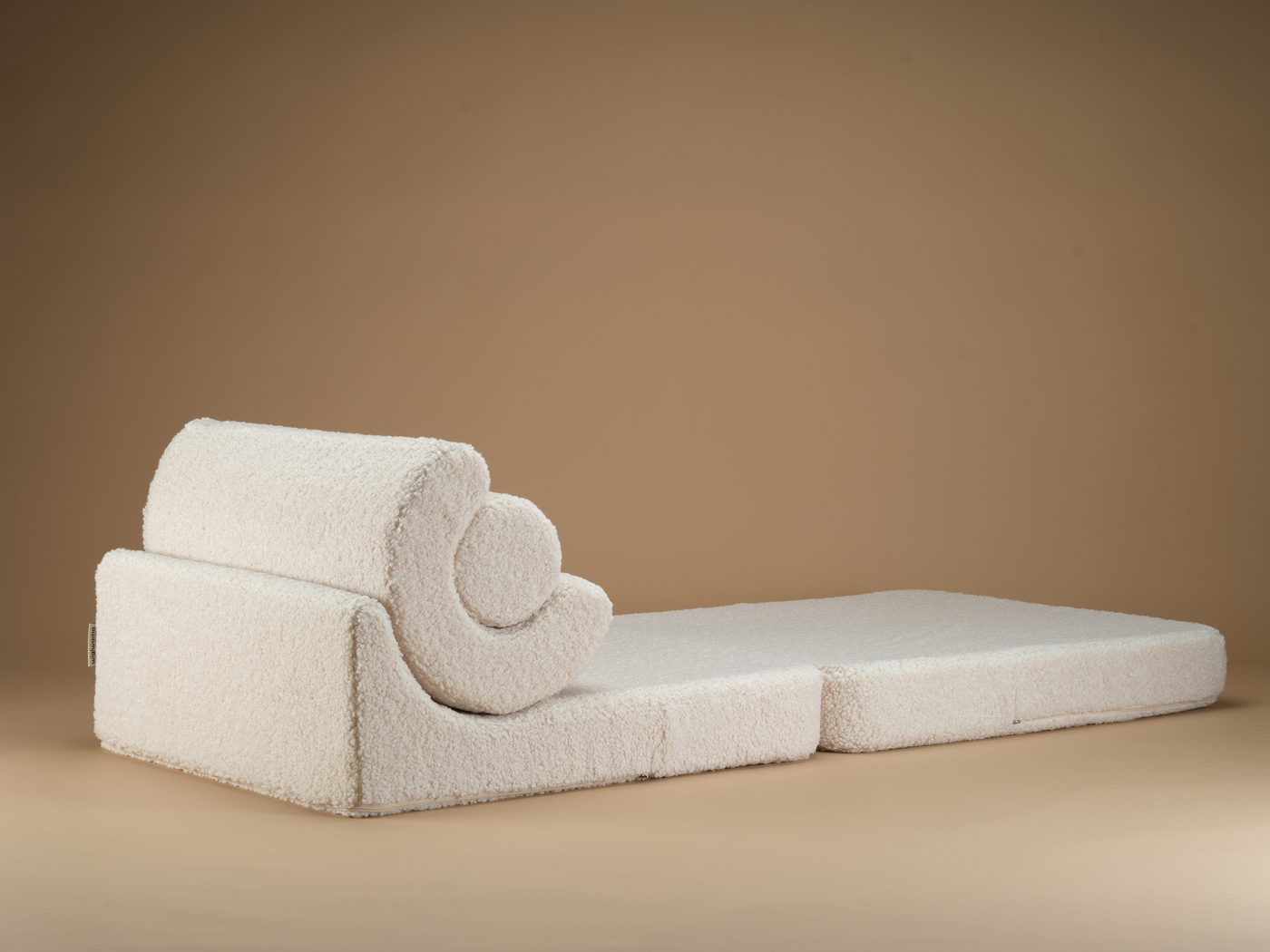 wigiwama flipster uitklapstoel 3-in-1 cream white — uitgeklapt als bed