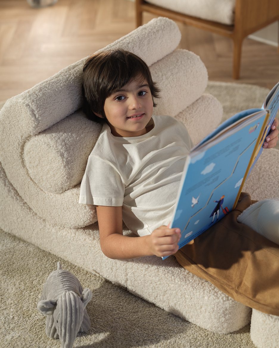 Wigiwama Flipster Uitklapstoel 3-in-1 Cream White in een kinderkamer
