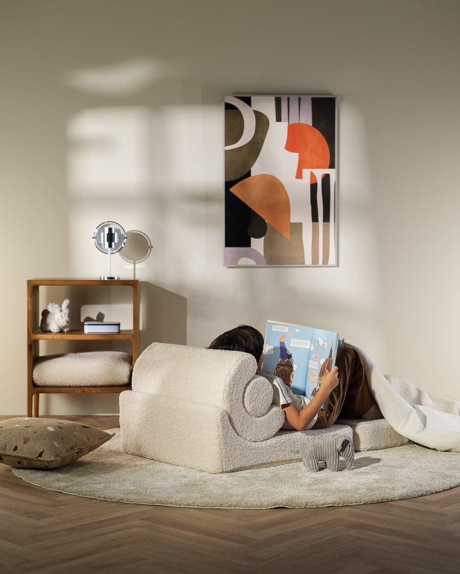 Wigiwama Flipster Uitklapstoel 3-in-1 Cream White in een kinderkamer