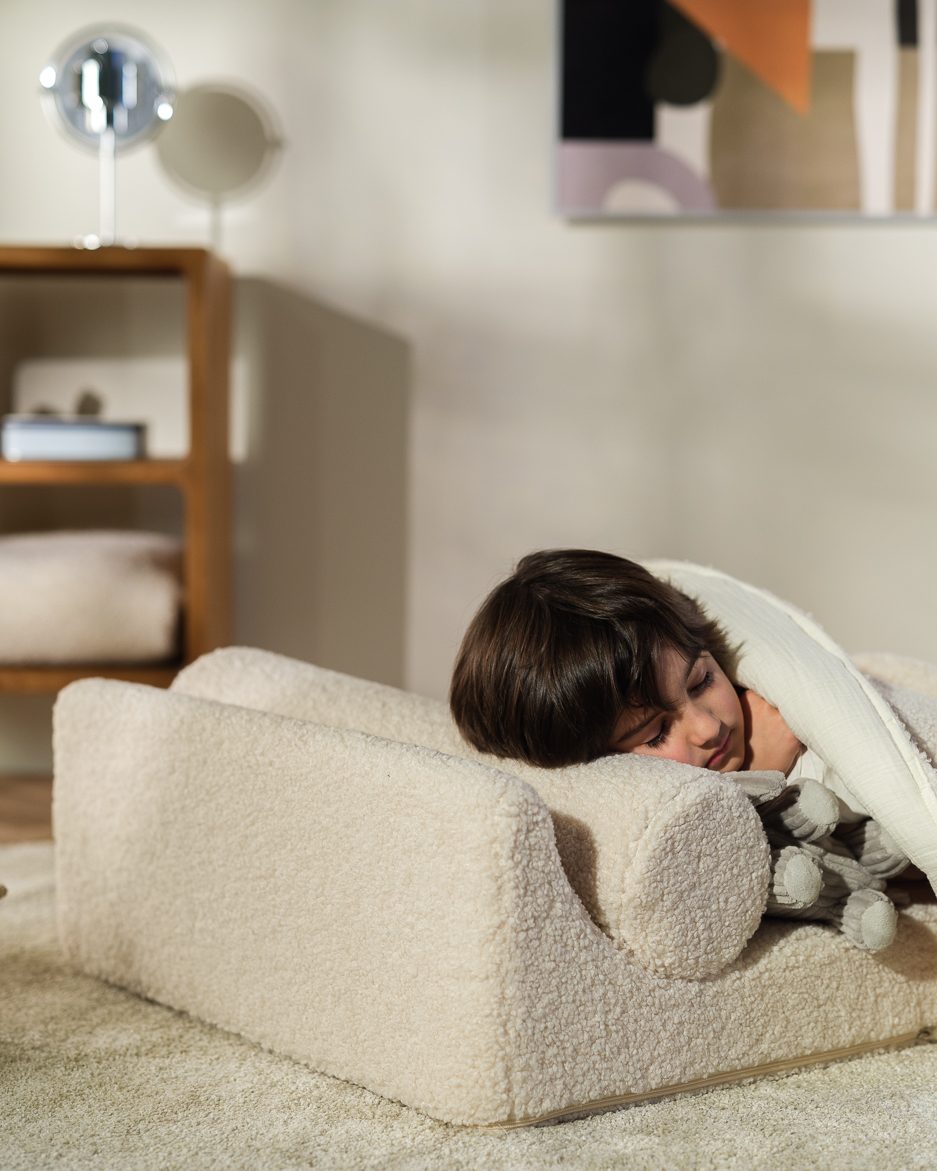 Wigiwama Flipster Uitklapstoel 3-in-1 Cream White in een kinderkamer
