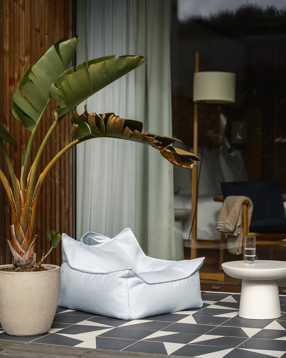Wigiwama Outdoor-Sitzsack Azurblau in een kinderkamer