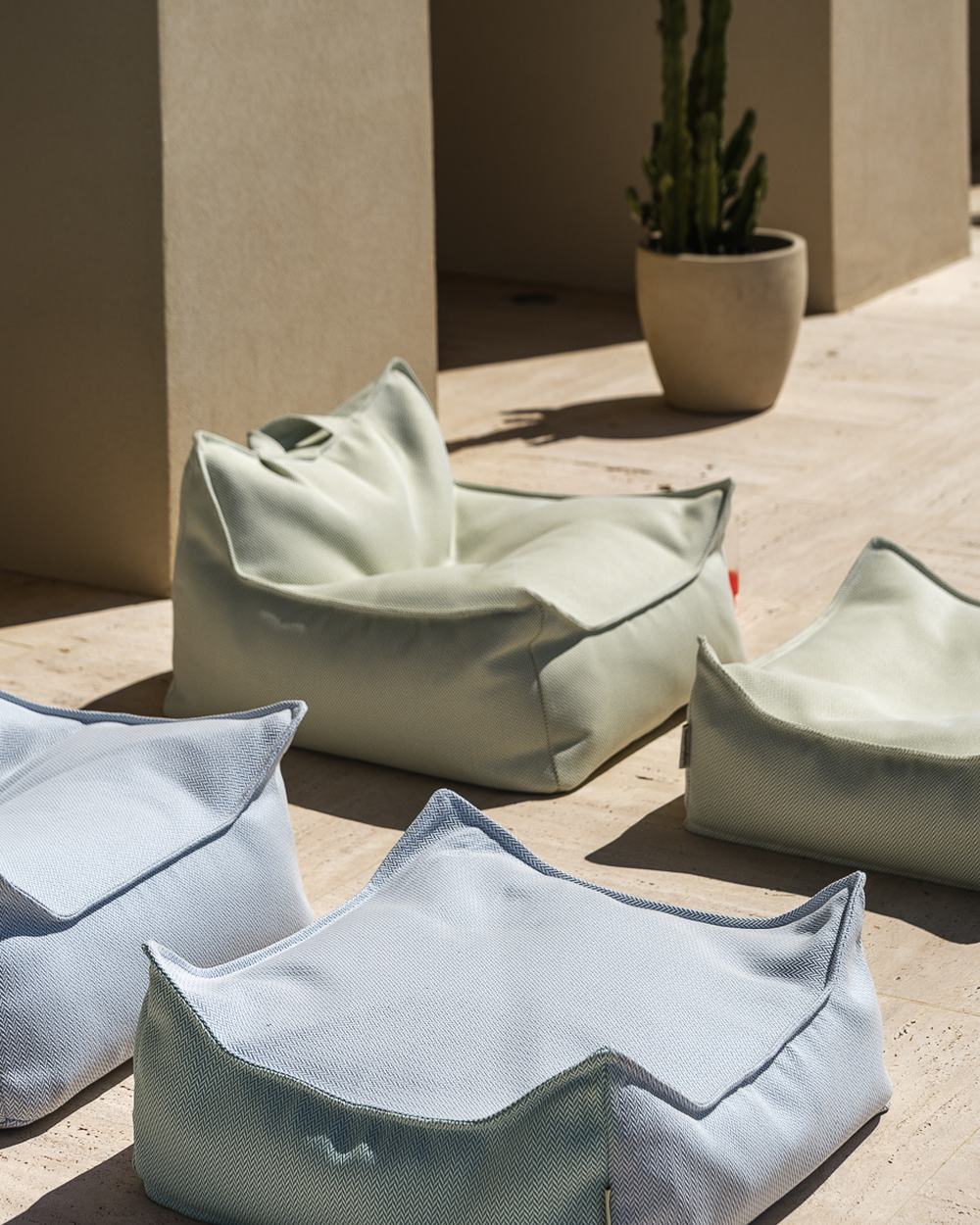 Wigiwama Outdoor-Sitzsack Herba in een kinderkamer