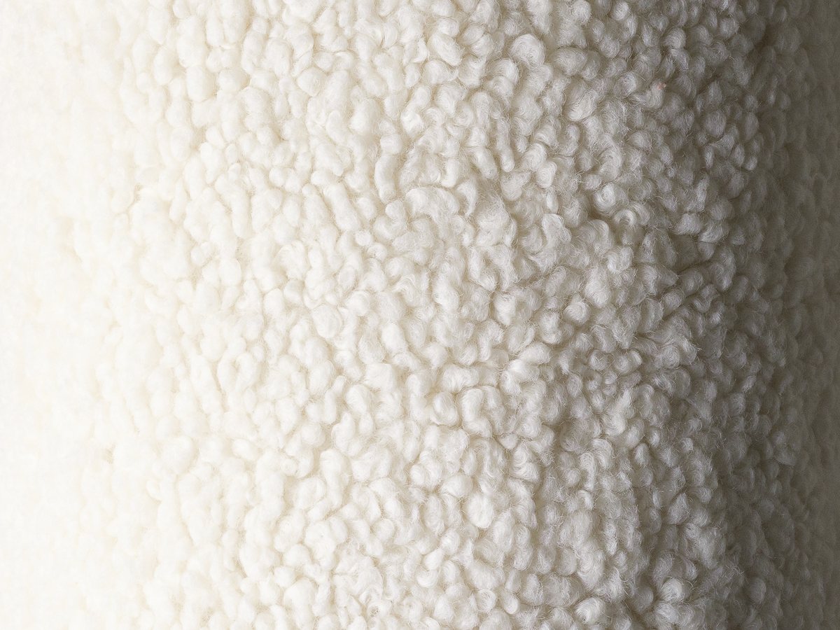 Teddy van dichtbij — Wigiwama Teddy Stoff-Sitzsack + Pouf-Set Cremeweiß