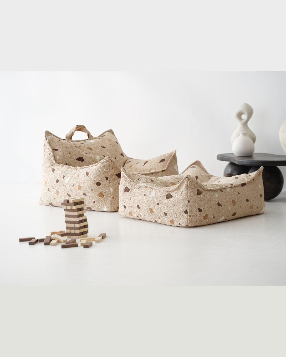 Kenmerken Wigiwama Sitzsack- und Pouf-Set mit Terrazzo-Print Sand