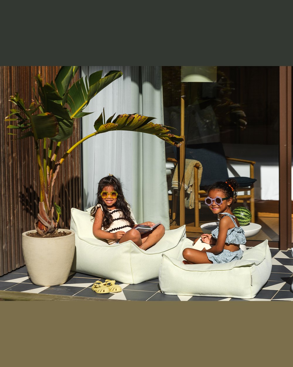 Wigiwama Outdoor-Set Sitzsack + Pouf Herba in een kinderkamer