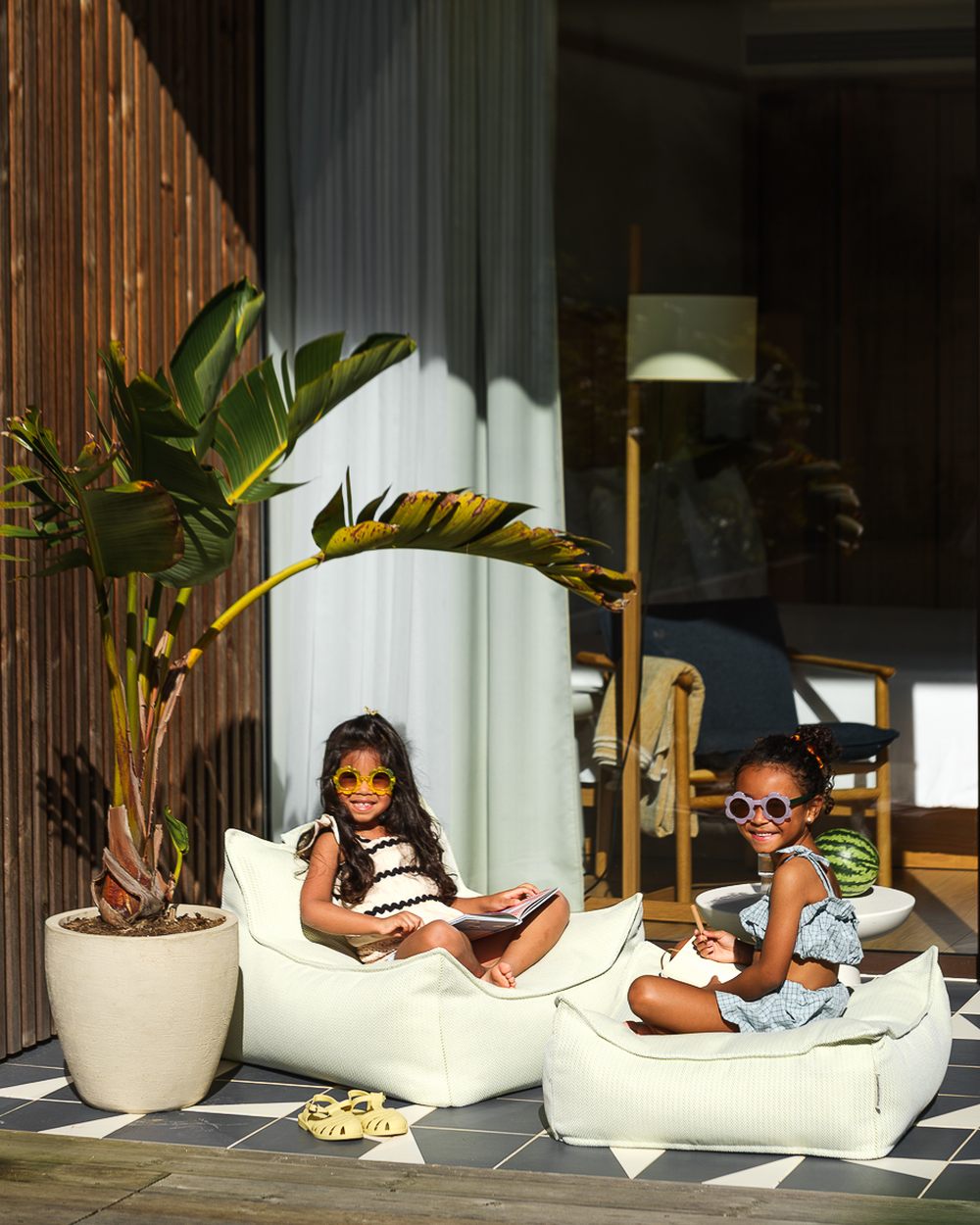Wigiwama Outdoor-Set Sitzsack + Pouf Herba in een kinderkamer