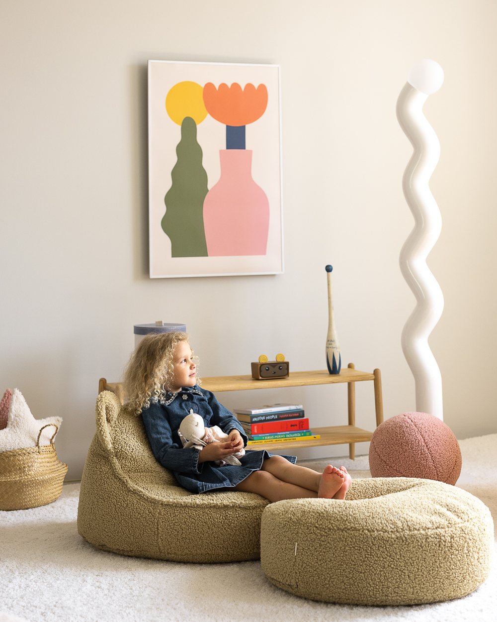Wigiwama Set Teddybär-Sitzsack + Pouf Matcha in een kinderkamer