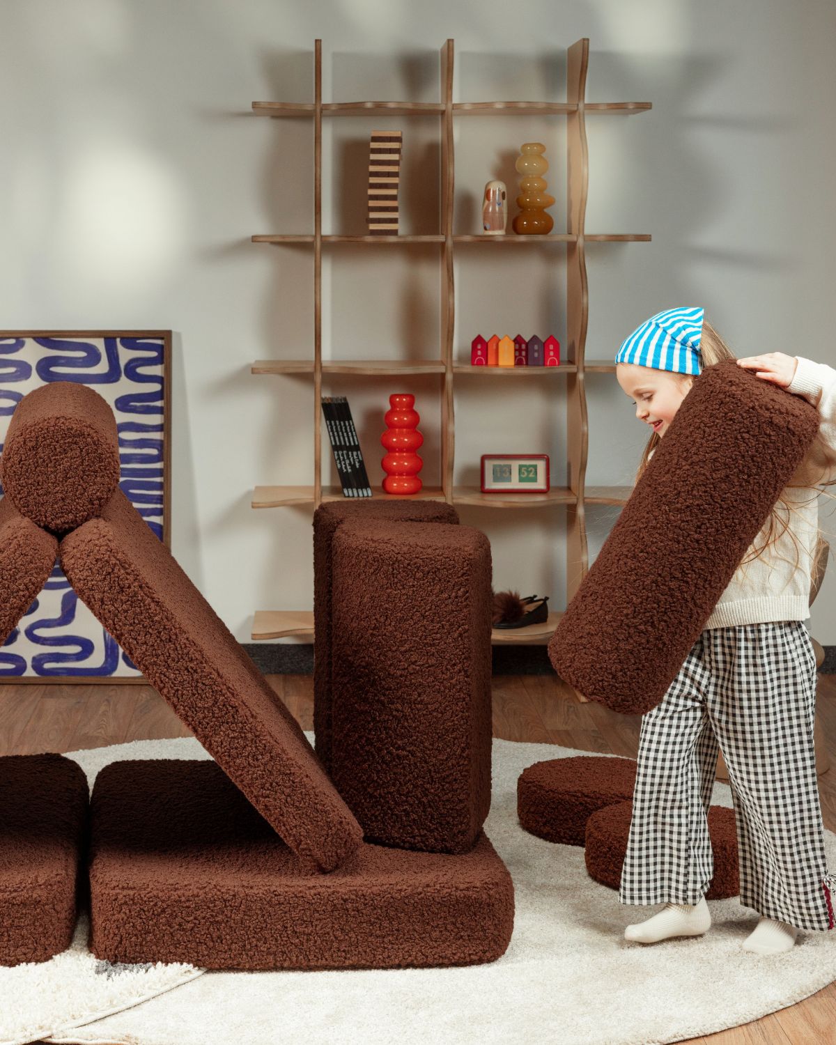 Wigiwama Kinderspielbank, 9-teilig, aus Teddyfell Warmes Haselnussbraun in een kinderkamer