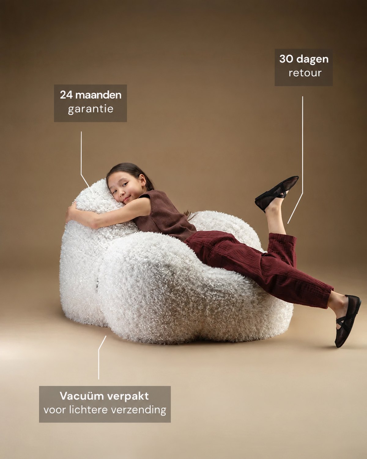 De Wigiwama Momo Chair Yeti fabric - cream white