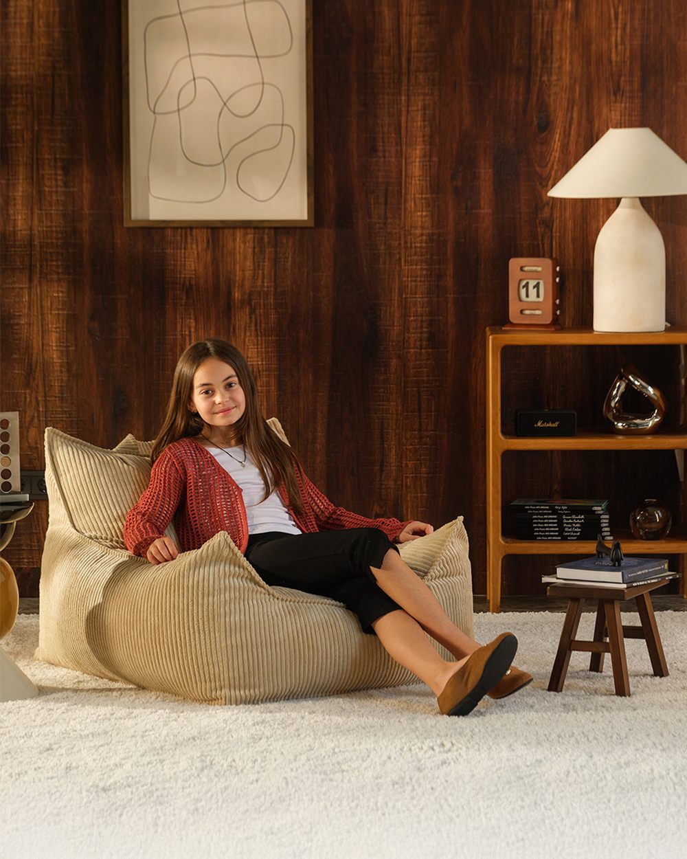 Wigiwama Bean Bag - Club Chair Corduroy - Sand beige in een kinderkamer