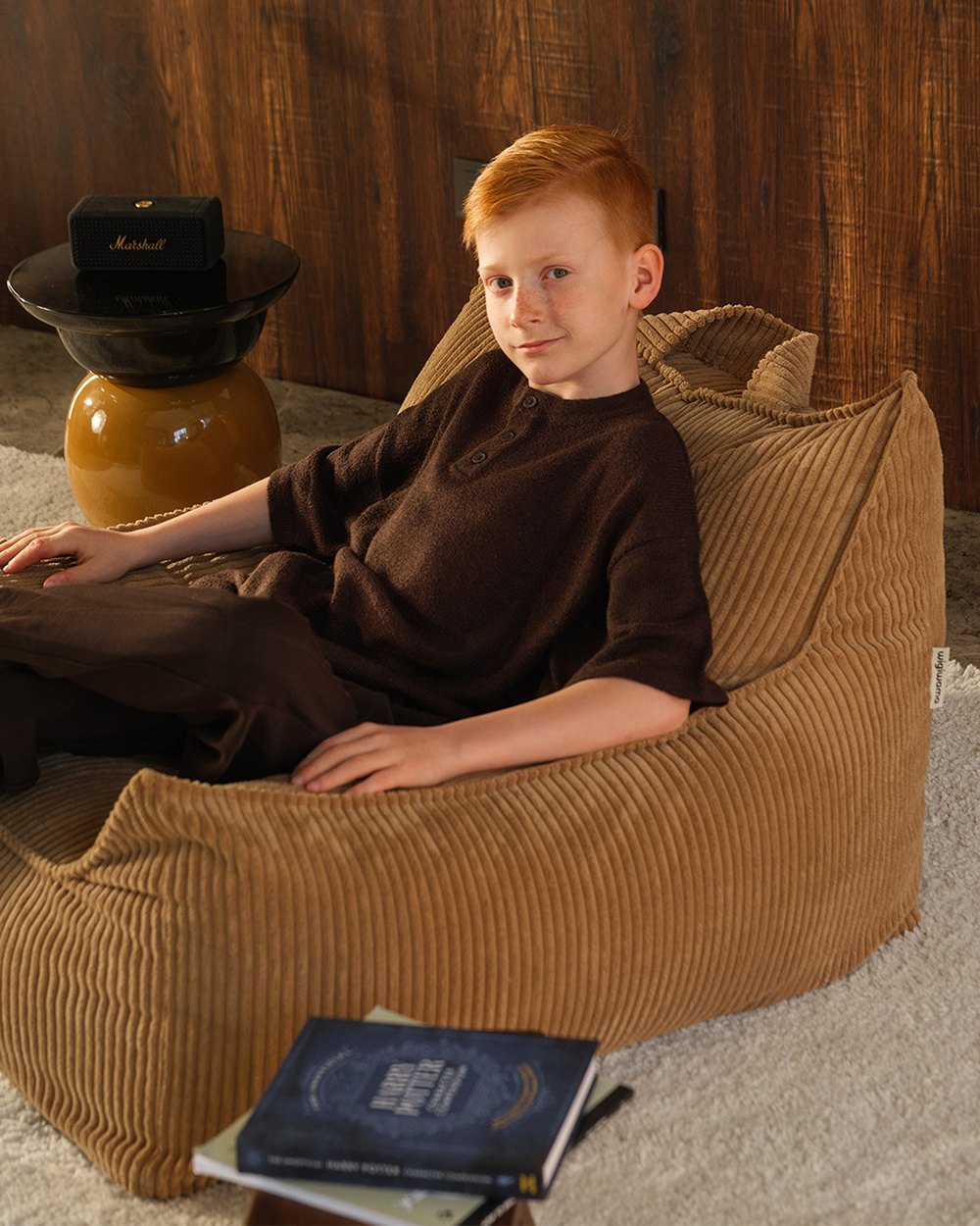 Wigiwama Bean Bag - Club Chair Corduroy - Camel in een kinderkamer