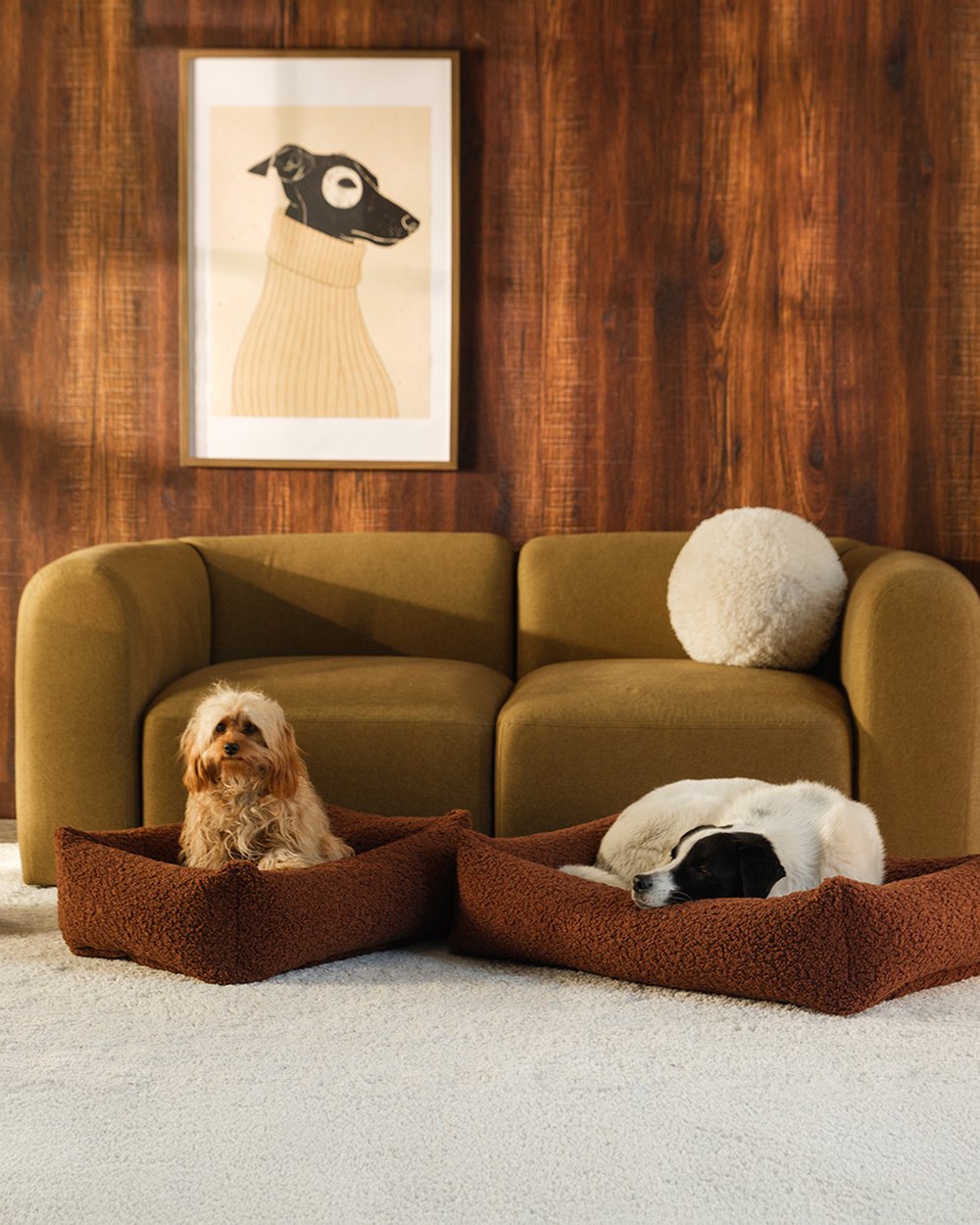 Wigiwama Dog Pillow - Pet Snuggle Bed Brown - M in een kinderkamer